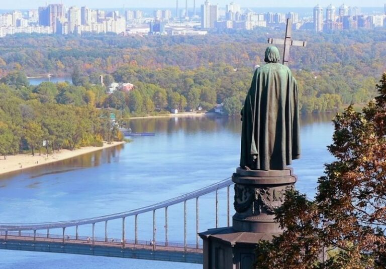 Річка Дніпро в Україні